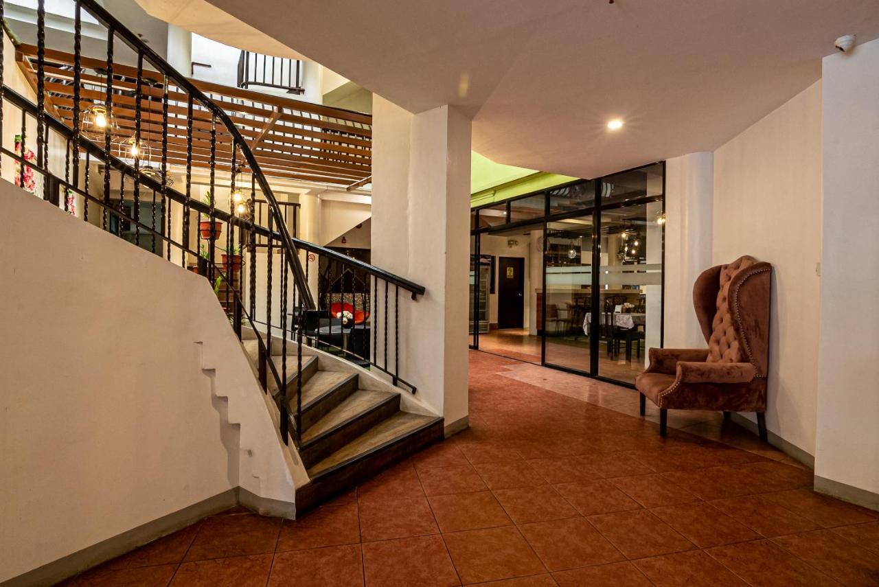 Kiwi Hotel Cebu Exterior foto